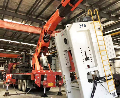 运粮湖管理区附近随车吊出租，轻松解决运输难题